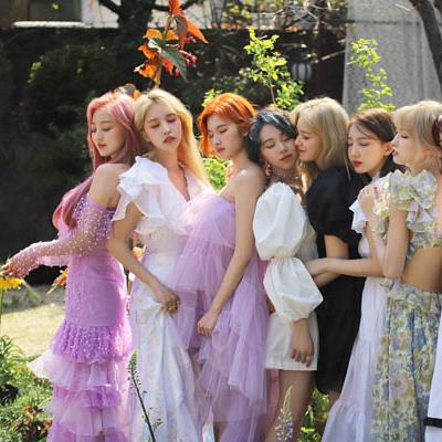 TWICE - 9th Mini Album “MORE &amp; MORE” Jacket Shooting 29