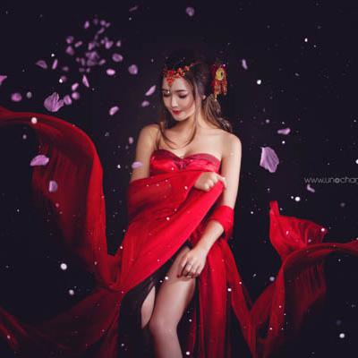 Lê Thu Hương cosplay game mobile 01