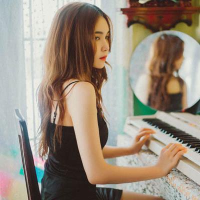 Nguyễn Yến Nhi - Gái xinh bên piano 09